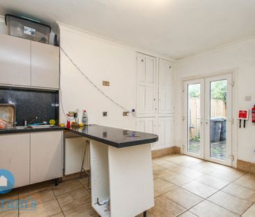 5 bed Semi-Detached House for Rent - Photo 1