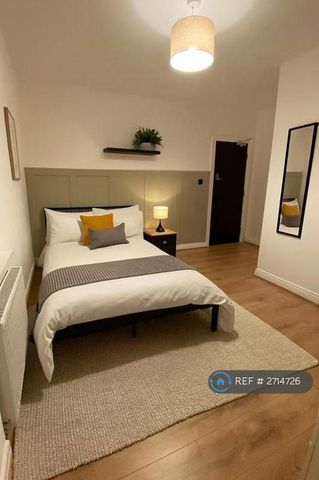 1 bedroom in a house share to rent - Photo 4