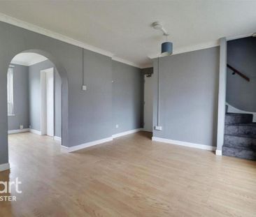 3 bedroom terraced house to rent - Photo 4