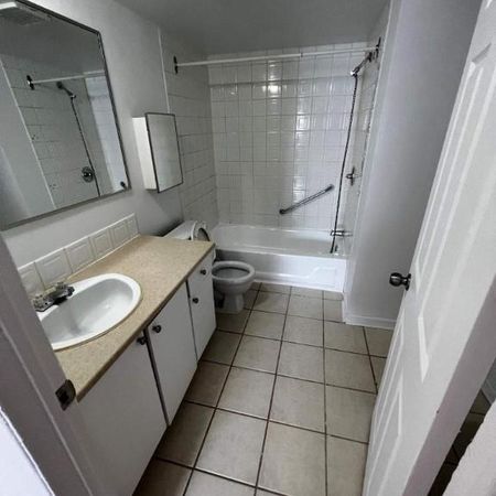 1 CH - 1 SDB - Saint-Eustache - $1,200 /mo - Photo 3