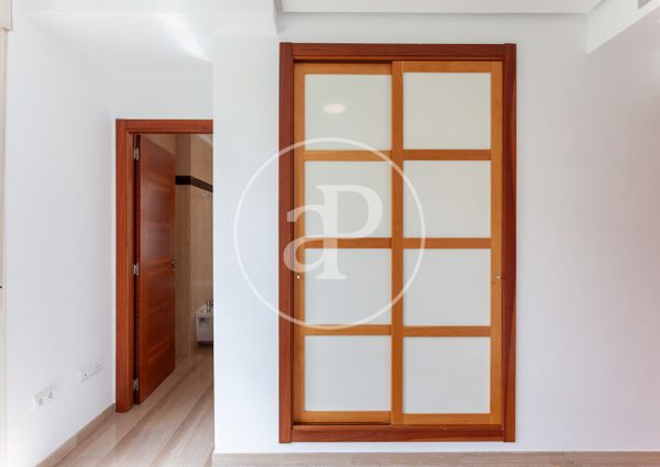 Flat for rent with swimming pool in Ciutat Jardí (Valencia)