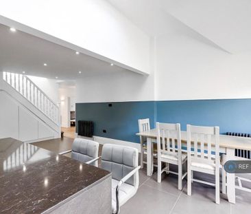 5 bedroom detached house to rent - Photo 1