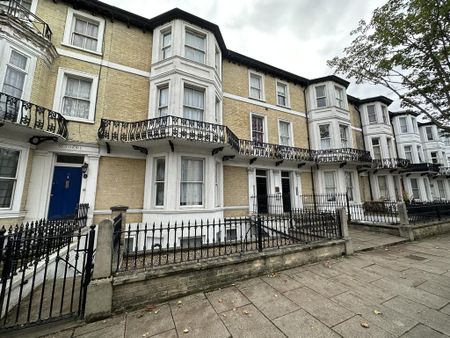 1 bedroom flat to rent - Photo 3