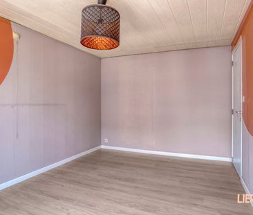 Instapklare woning met 3 SLKS, garage én grote zonnige tuin! - Photo 1