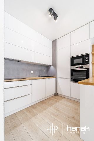 Pronájem bytu 2+kk 56 m² - Fotografie 4