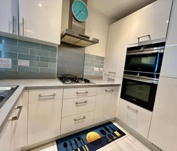 Bletchley Fold, Leeds, Horsforth - Photo 6