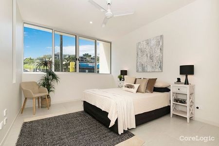 Furnished Stylish One-Bedroom Apartment in North Ward - Photo 2