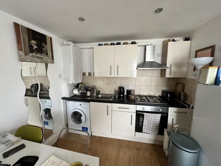 1 bedroom flat to rent - Photo 2