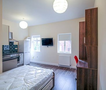 Apt 21, Clarendon House - Photo 1