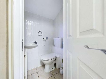 Coombe Road, Brighton, BN2 - Photo 3