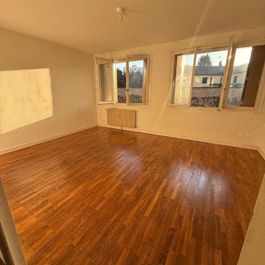 Location Appartement 3 pièces 69m² VAULX EN VELIN 69120 - Photo 1