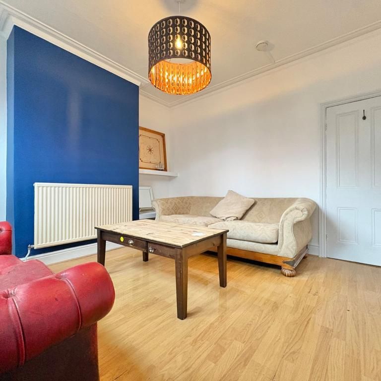 4 bedroom terraced house to rent - Photo 1