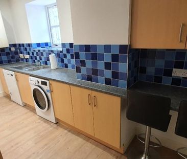 2 bedroom flat to rent - Photo 3