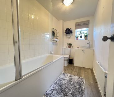 Sycamore Field, Harlow - Photo 5