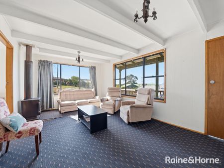 Three Bedroom Home with Water Views - Photo 4