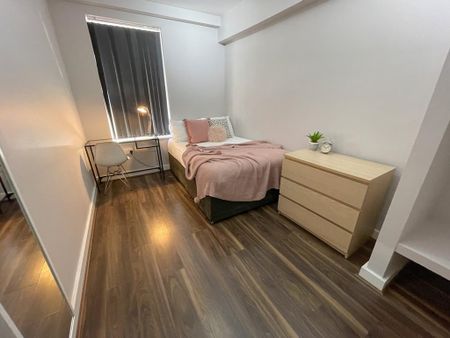 6 bedroom terraced house to rent - Photo 5