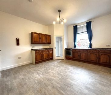 2 bedroom end of terrace house to rent - Photo 2