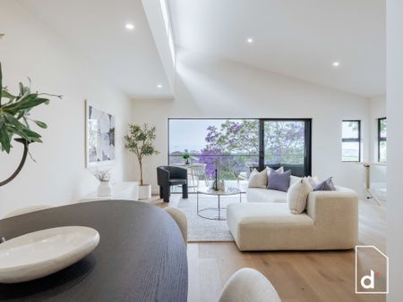 Effortless Elegance Meets Relaxed Coastal Comfort - Photo 5