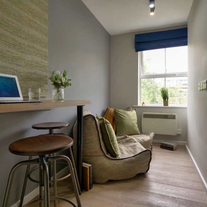 Classic 4 Bed Apartment - Photo 1