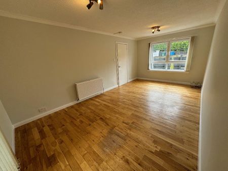 1 bedroom ground floor maisonette to rent - Photo 4