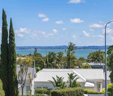 Four-Level End Terrace, Double Garage, City Vi... - Photo 2