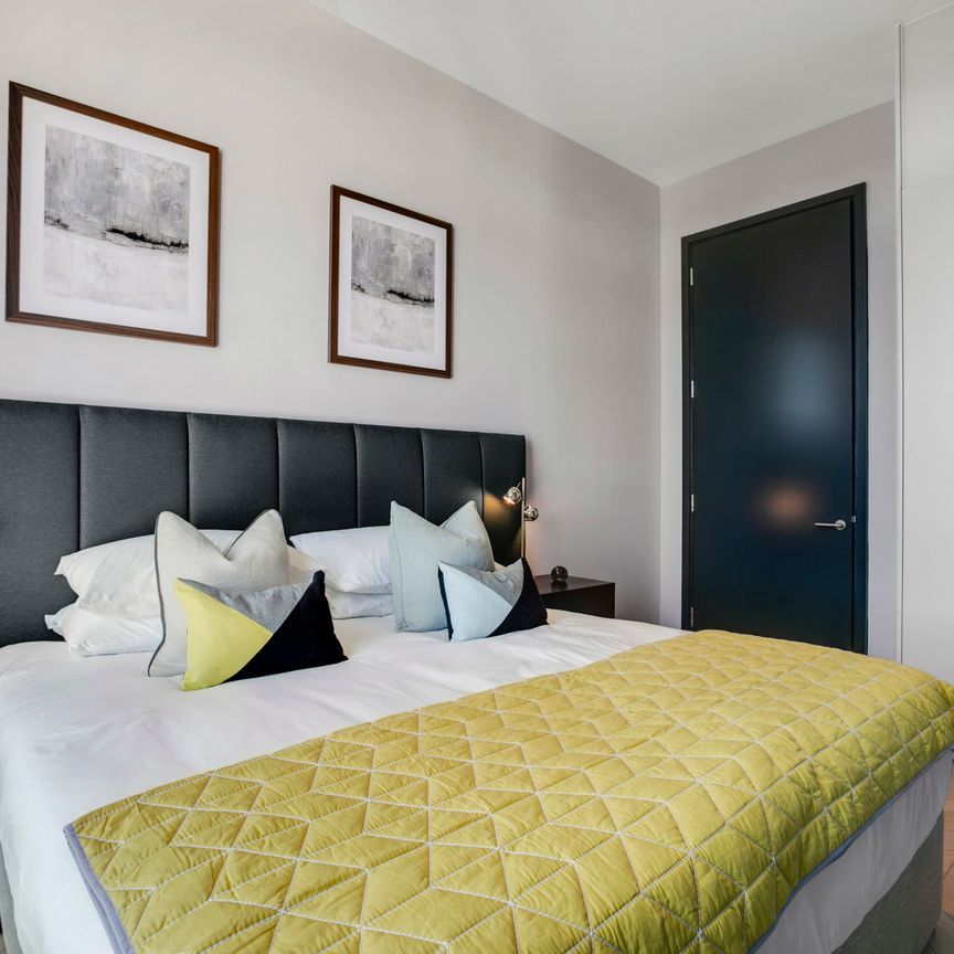 Three bedroom apartment @ Opus, 6 Hanover Quay, Grand Canal Dock, Dublin 2. - Photo 1