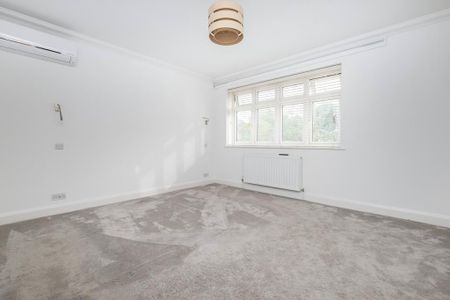 5 bedroom detached house to rent - Photo 3