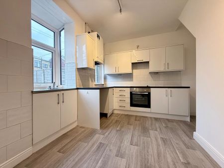 2 bedroom terraced house to rent - Photo 4