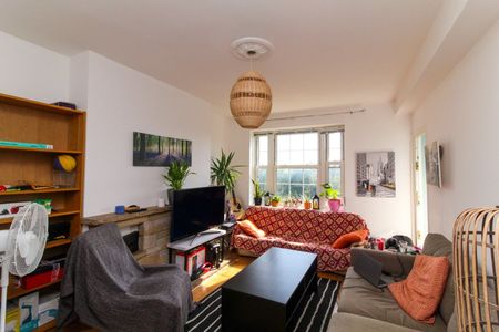 4 Bed Flat, Howland House, SW16 - Photo 2
