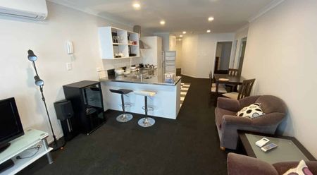 Fully Furnished City Apartment - Parking Space Included - Photo 2