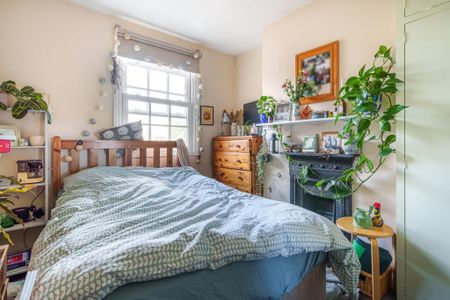 4 bedroom terraced house to rent - Photo 3