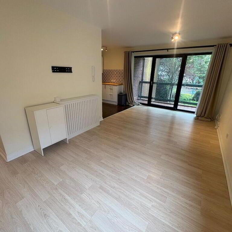 19 Balmoral Court, Belfast, BT9 7GR - Photo 1