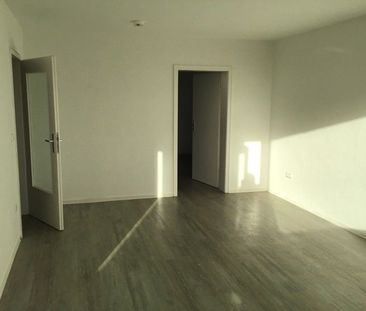 Geräumige, renovierte 3-Zimmer-Wohnung mit Balkon - Photo 4