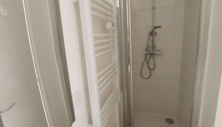 maison 22m2 REIMS 550 euros - Photo 2