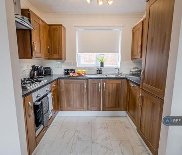 2 bedroom semi-detached house to rent - Photo 4