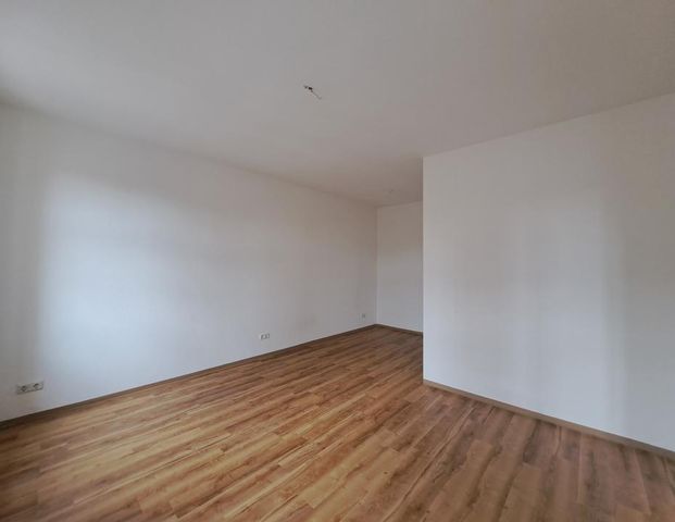 Single-Wohnung zum Wohlfühlen mit Einbauküche und Fahrstuhl - Photo 1