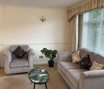 Ramsay Gardens, Romford, RM3 - Photo 2