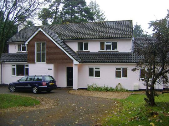 1 bedroom in a house share to rent - Photo 1