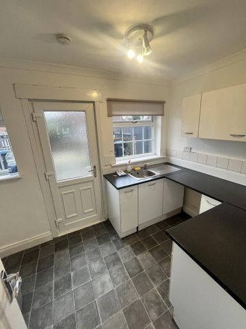 2 bedroom terraced house to rent - Photo 3