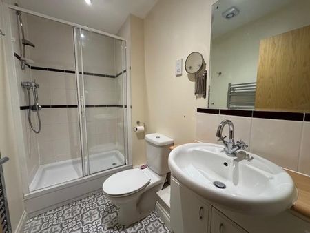 2 bedroom flat to rent - Photo 5