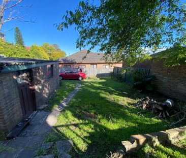 3 BEDROOM HOUSE - Photo 3