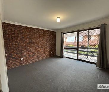 Neat & Tidy Townhouse Just for you - Photo 5