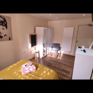 Studio Flat, Willesden Green, NW2 - Photo 3