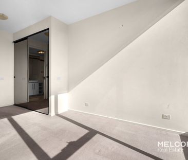 CONVENIENT LIVING IN PRIME LOCATION - UNFURNISHED - Photo 4