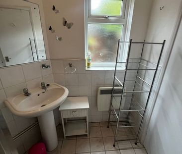 1 Bed Flat, Sherwood Gardens, IG11 - Photo 4