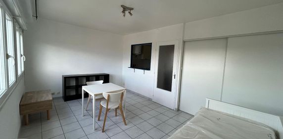 Location Appartement 1 pièce 27m² MACON 71000 - Photo 2
