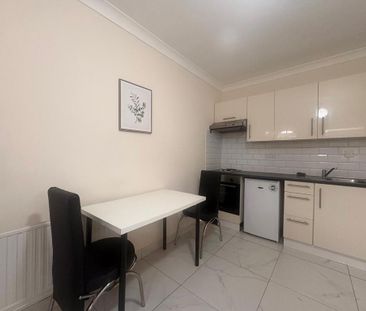 Studio to rent - Photo 4