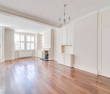 A beautifully refurbished and extended five bedroom period terraced... - Photo 3