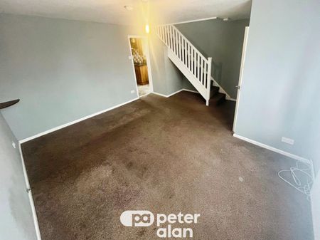 Oaklands View, Greenmeadow, Cwmbran - Photo 2