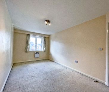 Jubilee Hall Road, Farnborough, Hampshire, GU14 - Photo 4